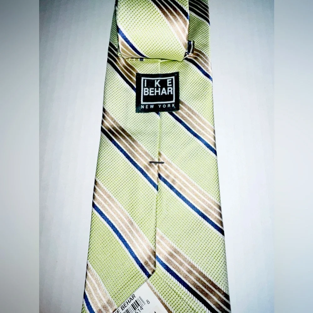 - New Ike Behar 100% silk Tie
